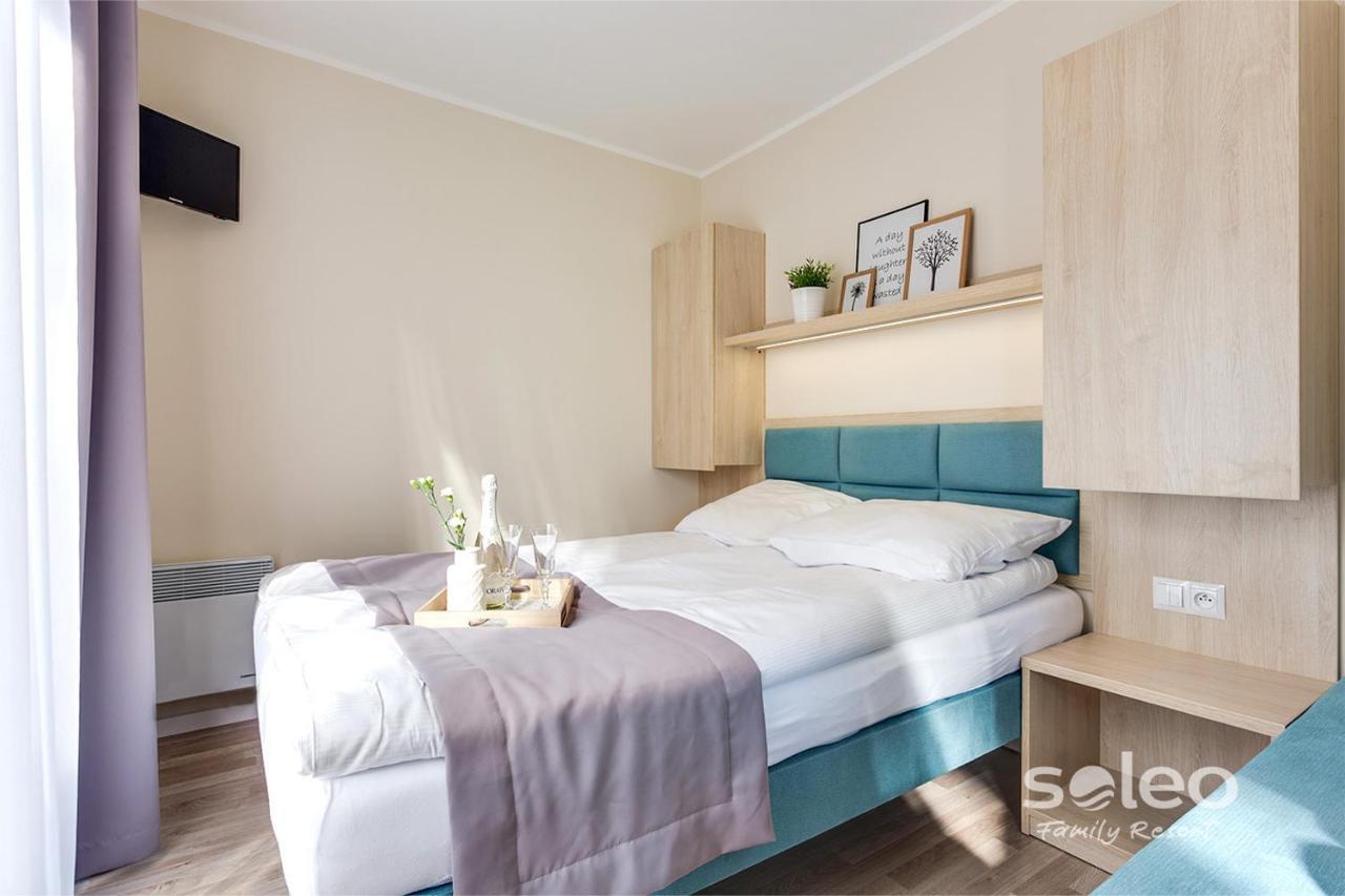 Soleo Family Resort - Domki 3 Min Od Morza - 3 Baseny, 4 Jacuzzi, Sauna, Animacje, Malpi Gaj, 3 Sale Zabaw, 4 Place Zabaw, 2 Restauracje Реваль Экстерьер фото