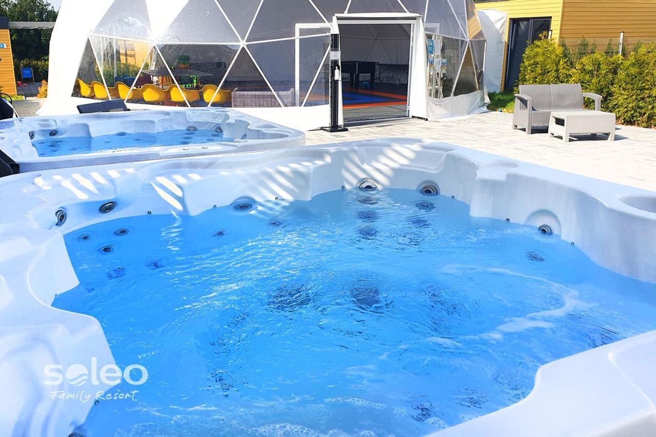 Soleo Family Resort - Domki 3 Min Od Morza - 3 Baseny, 4 Jacuzzi, Sauna, Animacje, Malpi Gaj, 3 Sale Zabaw, 4 Place Zabaw, 2 Restauracje Реваль Экстерьер фото